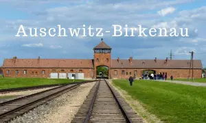 Brama Auschwitz-Birkenau, tory kolejowe. Informacje o auschwitz bilety cennik.