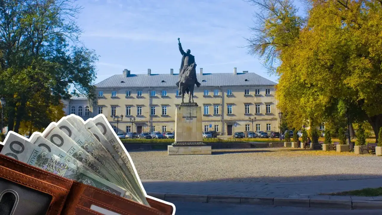 Pałac Zamoyskich w Zamościu, pomnik Jana Zamoyskiego i portfel z pieniędzmi. Sprawdź cennik zwiedzania!